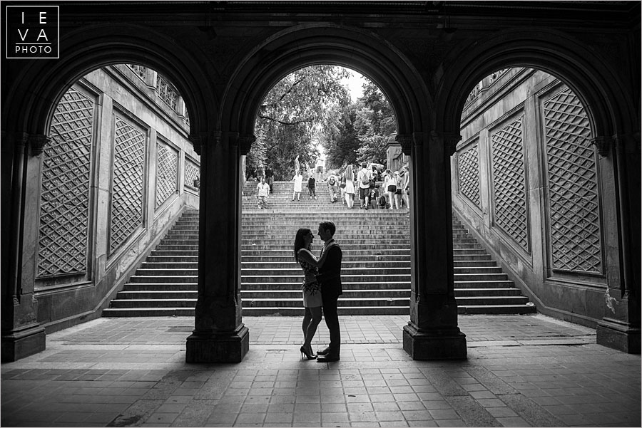 Central-Park-Engagement-Photo01