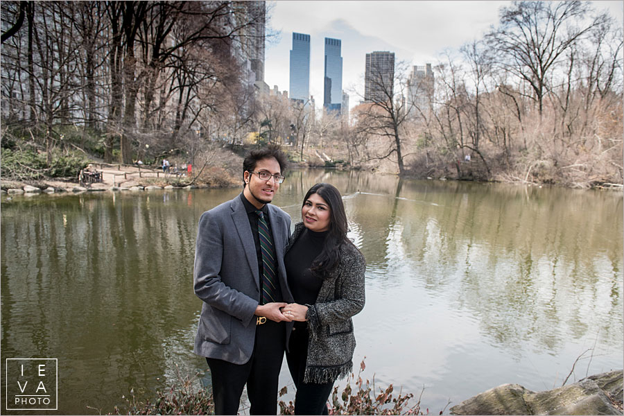 Central-Park-engagement-photo01