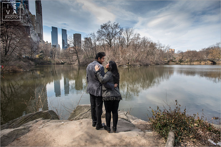 Central-Park-engagement-photo02