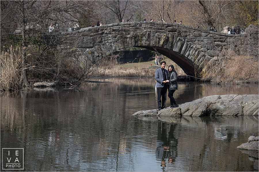 Central-Park-engagement-photo03
