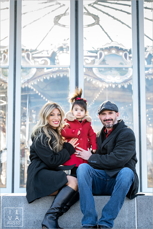 holiday-family-session-janes-carousel03