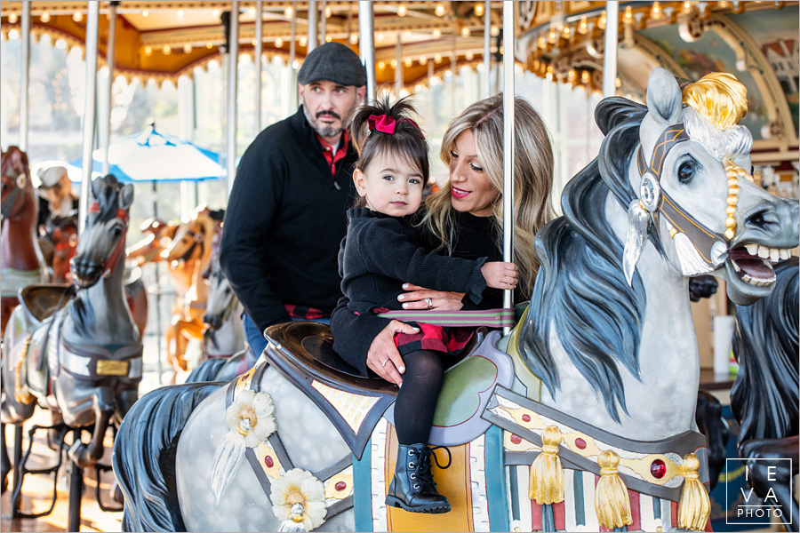 holiday-family-session-janes-carousel13
